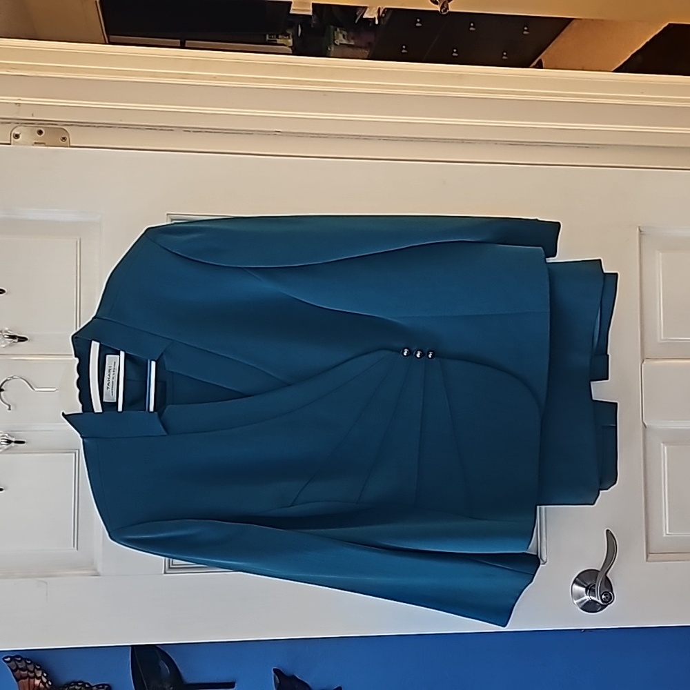 Elegant Teal Women's Blazer